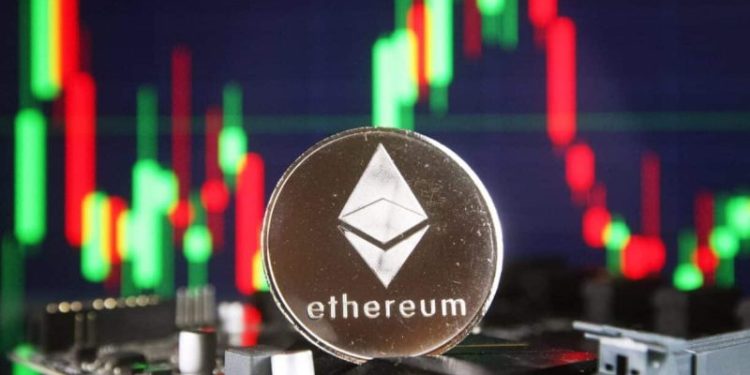 Expert Predicts Ethereum Crash Below $2K as Tom Lee’s BitMine ETH Unrealized Loss Hits $6B