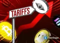 Crypto Market May Crash Ahead of Court Tariff Ruling, Top Analyst Highlights