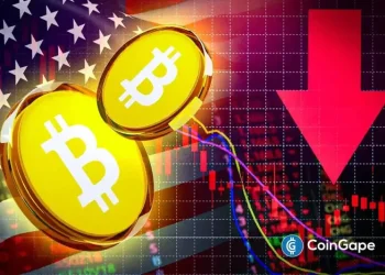 Analysts Warn BTC Price Crash to $10K as Glassnode Flags Structural Weakness